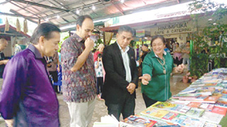 11,000 quality US English books for Sabah