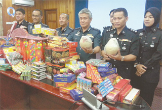 RM50,000 firecrackers and fireworks seized