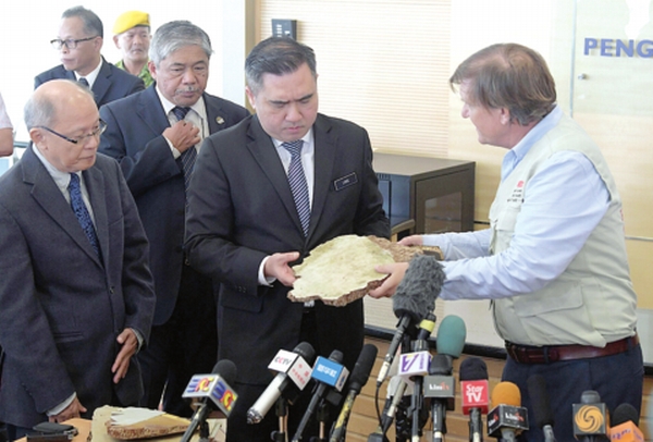 Debris believed from MH370 handed over to Malaysia