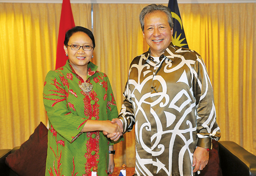 M'sia, Indonesia agree to discuss issues