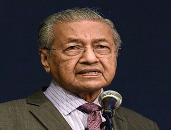 Budget  covers all  sectors:  Mahathir