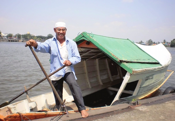 Perahu tambang unique  to Kuching Waterfront