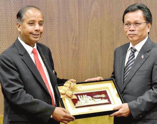 Kula ­ discusses with Shafie on proposed changes to two Acts