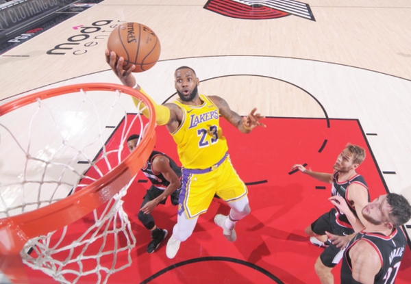 Lakers snap Portland losing skid