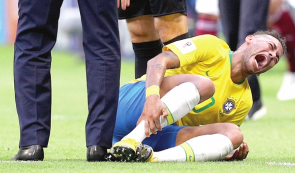 Neymar smart  to protect  himself from  injury: Klopp