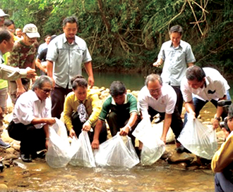 Protect the rivers for own good, DO tells villagers