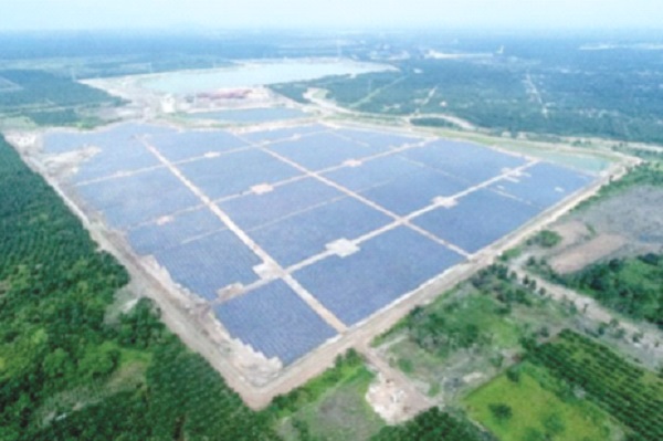Largest TNB  solar farm  starts operations