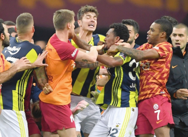 Galatasaray and Fenerbahce point fingers after mass brawl