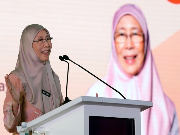 Azizah replaces Rosmah as new BAM patron