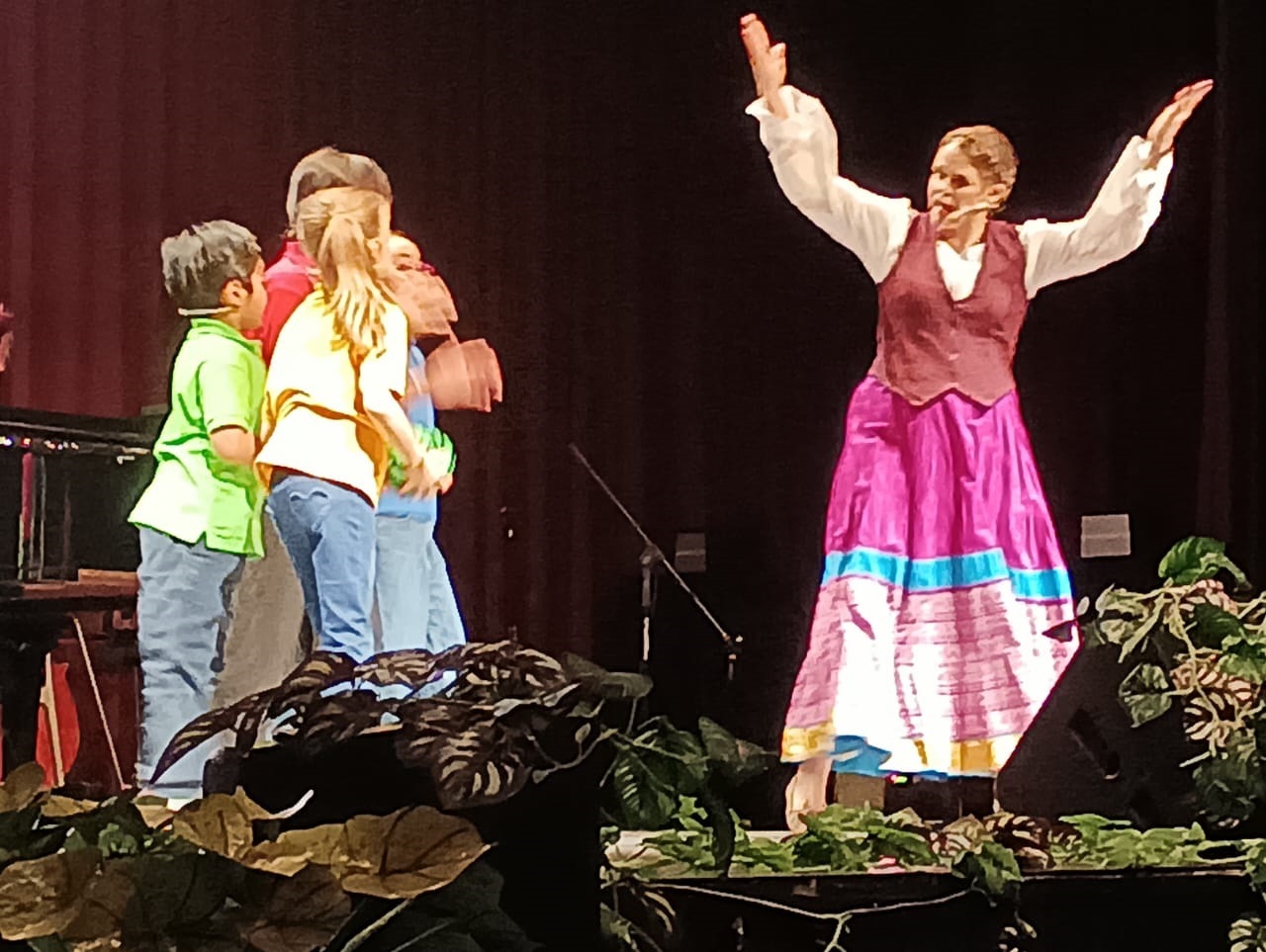 Laura Rikono – scriptwriter and narrator in action. 