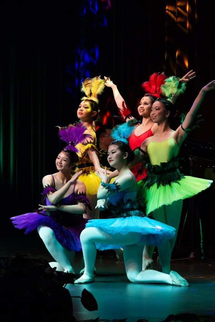 Movement 10: Aviary.