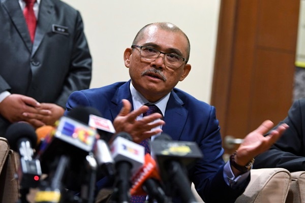Kiandee leaving fate of his PAC position to Mahathir
