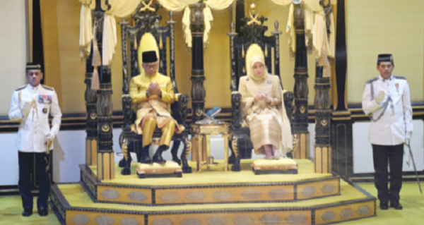 Abdullah takes oath as sixth Pahang Sultan