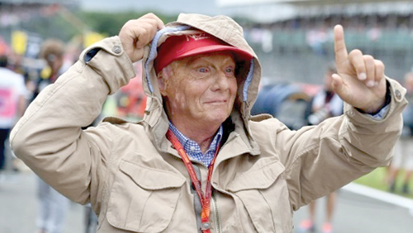 Lauda’s red  cap and  klaxons to  be used  in pre-race  tribute