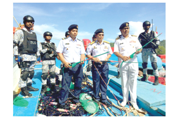 Three fishing boats with 33 Viet crew detained 