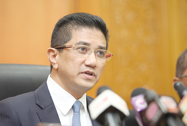 Azmin says PKR must  act ‘boldly’ about case