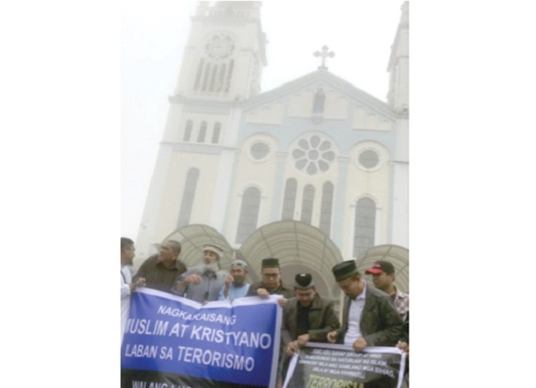 Muslims offer to guard churches