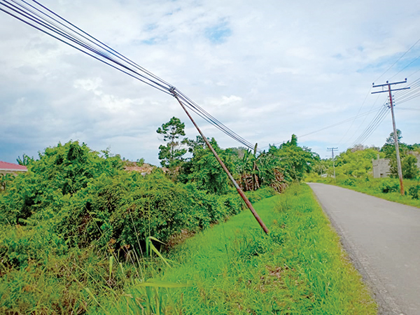 Telekom rectifies service poles at Kg Novoung, Papar