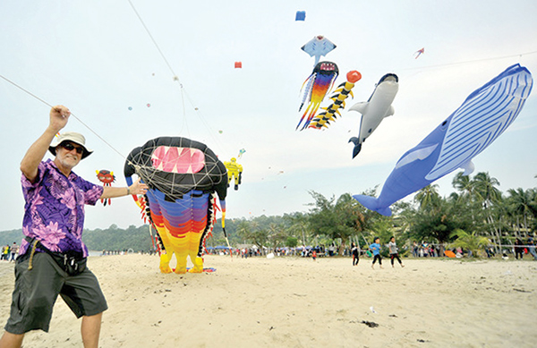 Over 10,000 attend Labuan kite fest