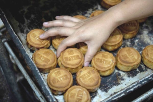 HK mooncakes get a protest makeover