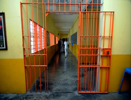 Ten prisons personnel charged with inmate's murder