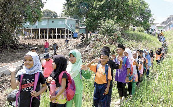 Petronas builds RM5mil hostel for Kudat pupils