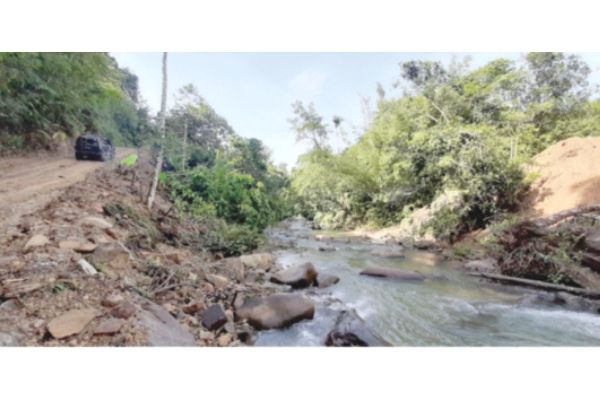 Micro dam gives light to Kg Buayan-Tiku