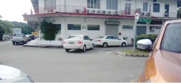 Illegally parked vehicles woe at Tg Aru u-turn