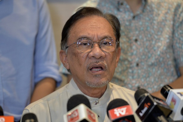 Govt wants court to stop hearing Anwar’s legal motion