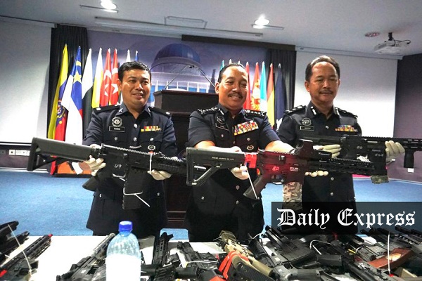 70 senjata api tiruan dirampas, 70 pemilik ditahan di Penampang