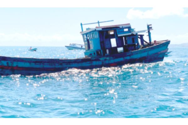 Kapal nelayan Vietnam dijadikan tukun tiruan