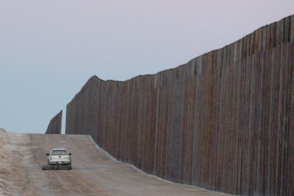 Pentagon shifts $3.8b more to Mexico border wall