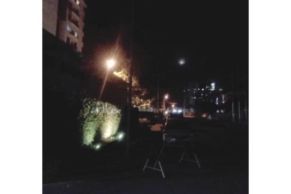 Darkness shrouds stretch in front of Penampang condo