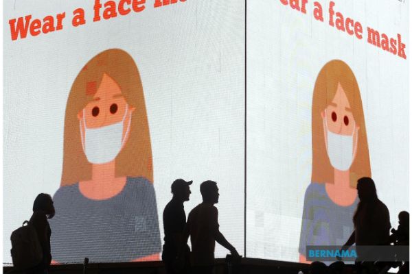 Sandakan media group receives face masks, hand sanitisers