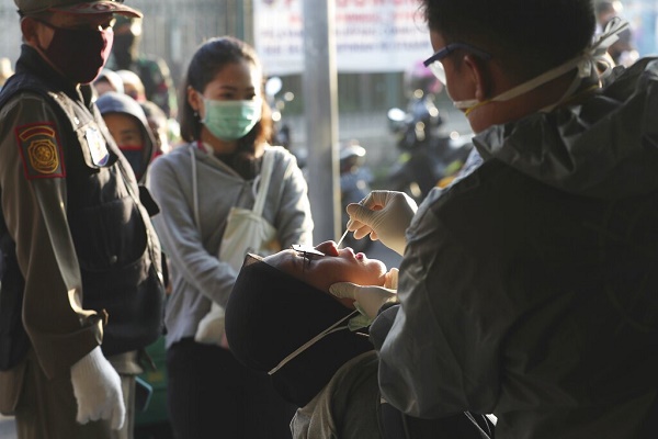 Indonesia reports 973 new coronavirus cases, biggest daily jump