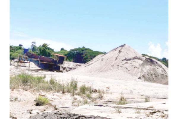Worry over KB sand dumping