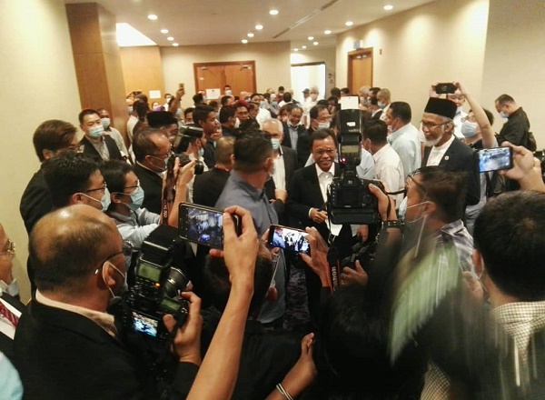 Shafie in close-door meeting with loyal party reps