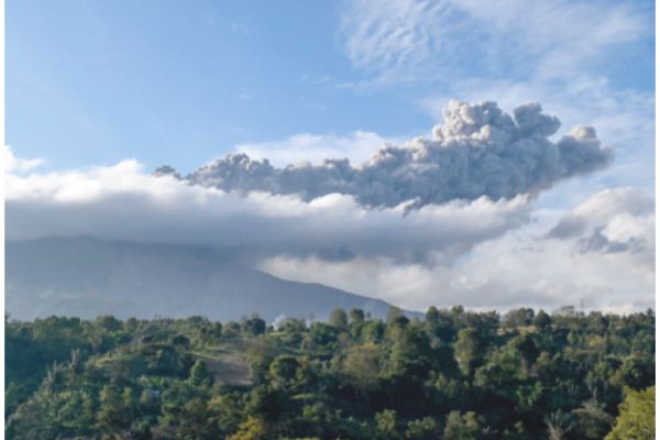 Volcanic ash from Mt Sinabung affects four sub-districts