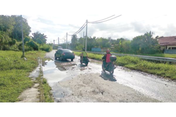 ‘Very poor’ state of Jalan Cendrakasih