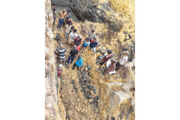 Landslide kills 11 miners in Indonesia