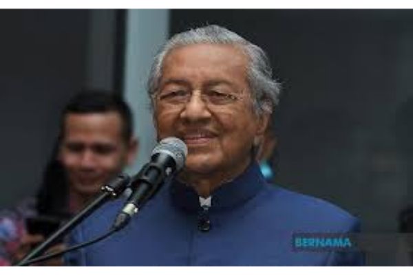 Dr Mahathir nafi  rancang tubuh PN
