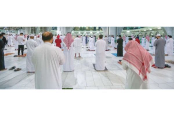 Saudi Arabia restarts prayers in Islam’s holiest site