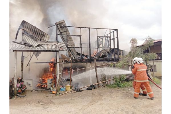 24 lose homes in KB fire