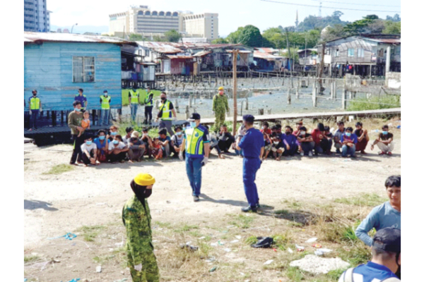 165 Palau rounded up for deportation