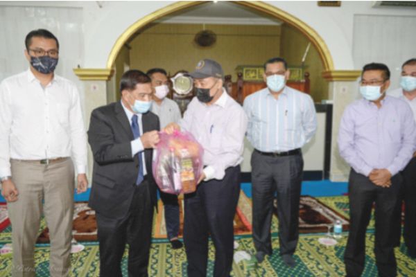 Hajiji presents food baskets to three constituencies 
