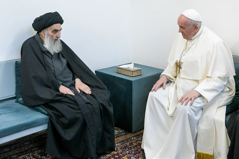 Pope Francis meets Iraq's top Shia cleric