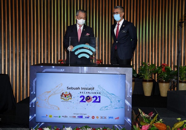 Muhyiddin launches RM3.5b Internet, device subsidy programme for B40 community