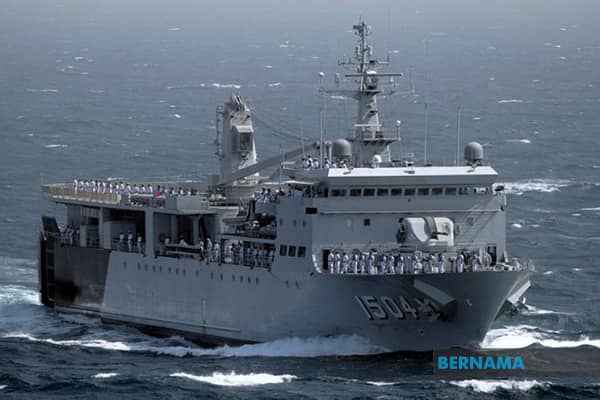 98 anak kapal tentera laut KD Mahawangsa positif Covid-19