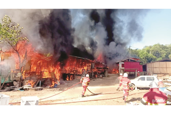 Eight houses, church razed in P’pang