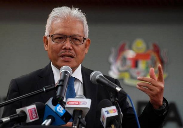 Govt to decide on whether to make new specific law against anti-vaxxers: Hamzah